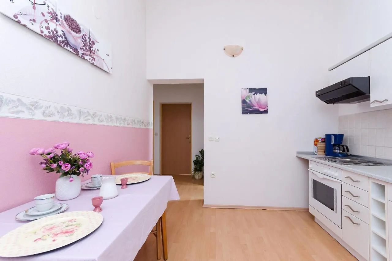 Apartments Damir Banjol