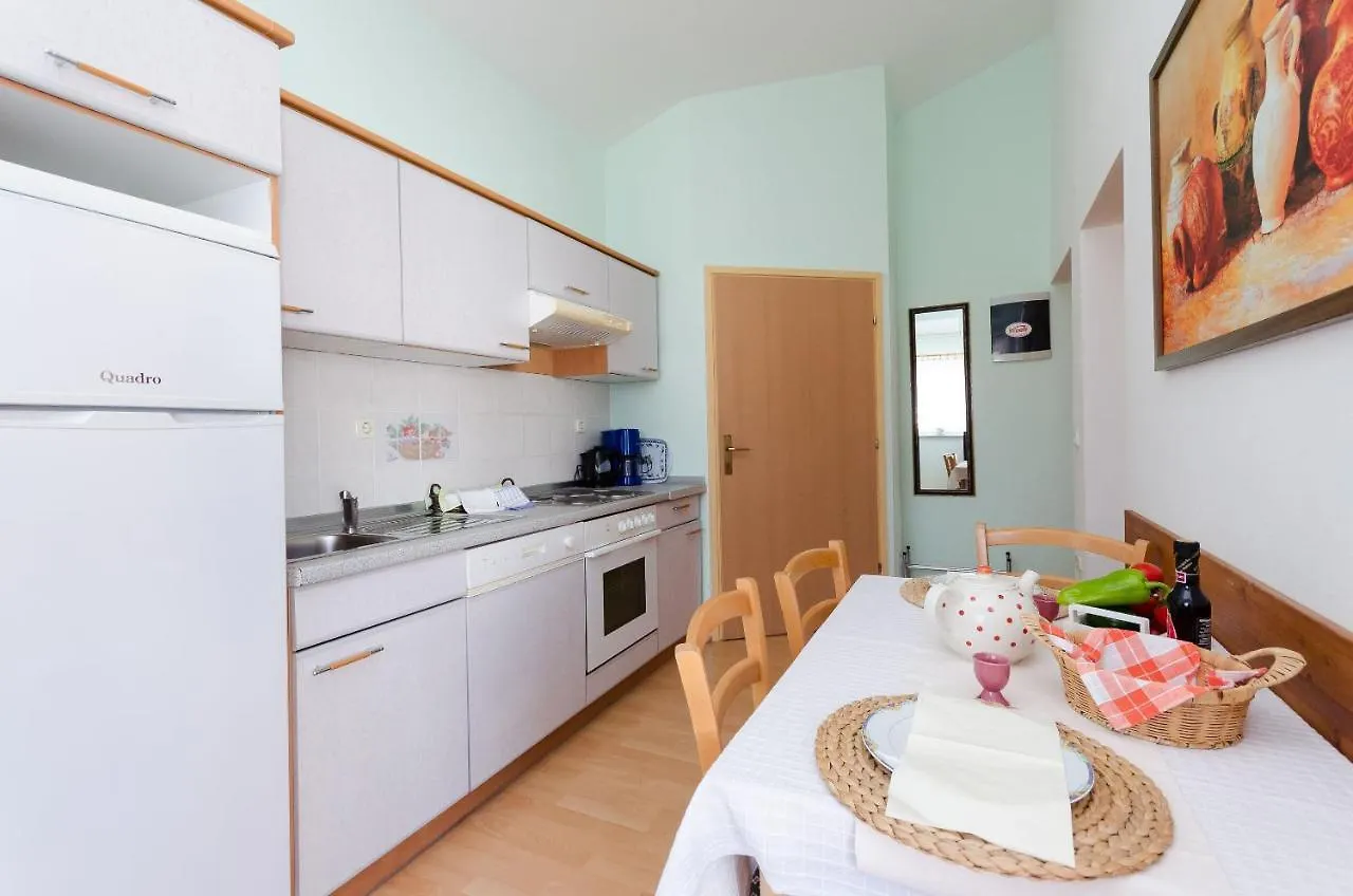 Apartments Damir Banjol