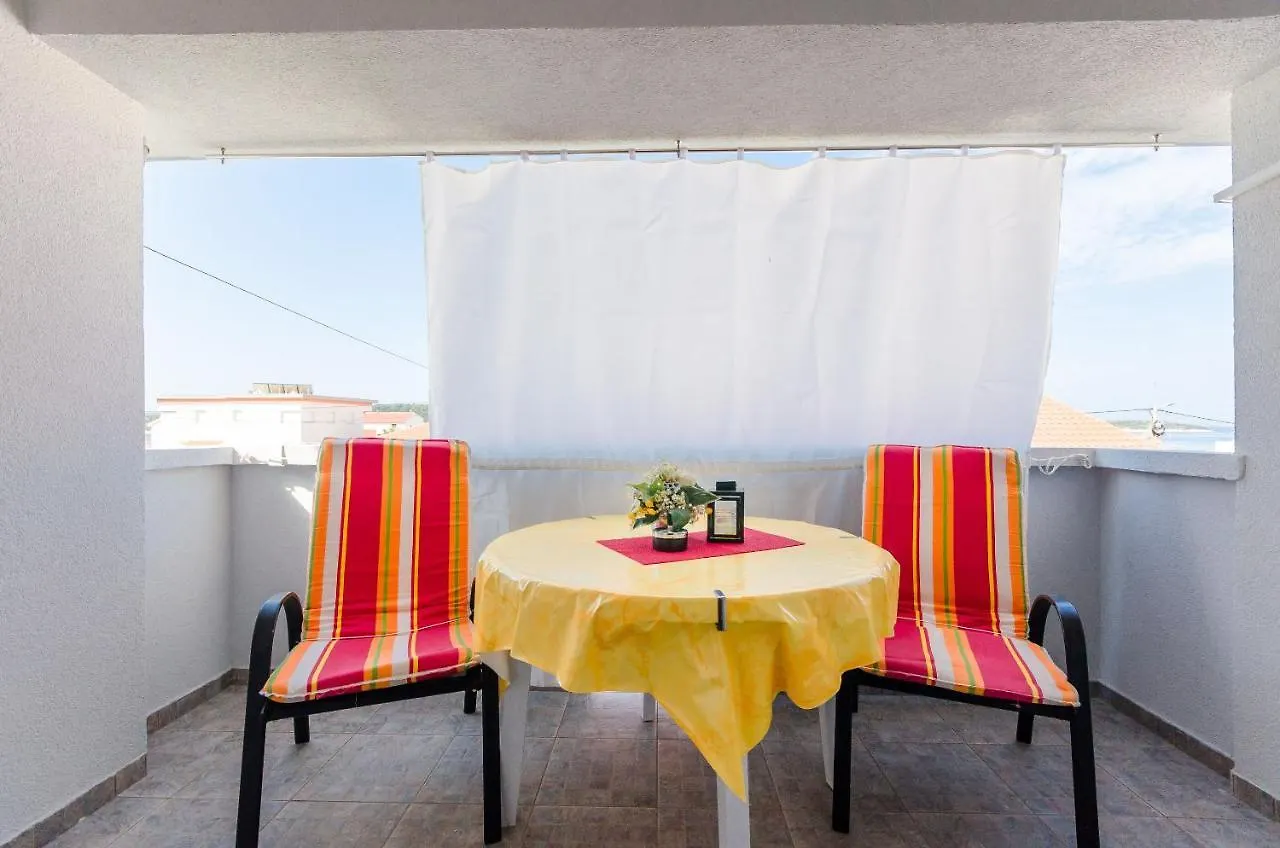 Apartments Damir Banjol
